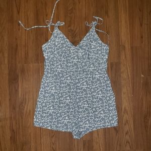 Romper with self tie straps and zipper back!